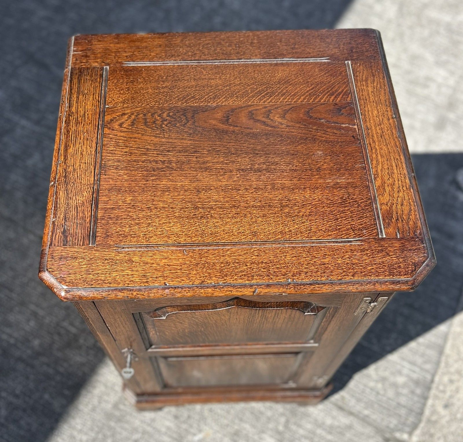 Good Quality Cumpers Of Salisbury English Oak Cupboard Side Cabinet photo for sale