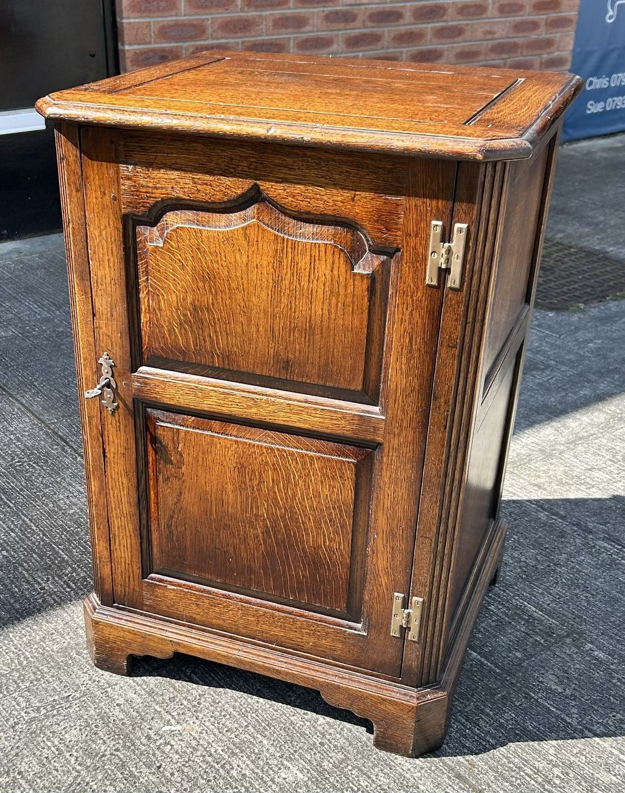 125.0 Good Quality Cumpers Of Salisbury English Oak Cupboard Side Cabinet photo
