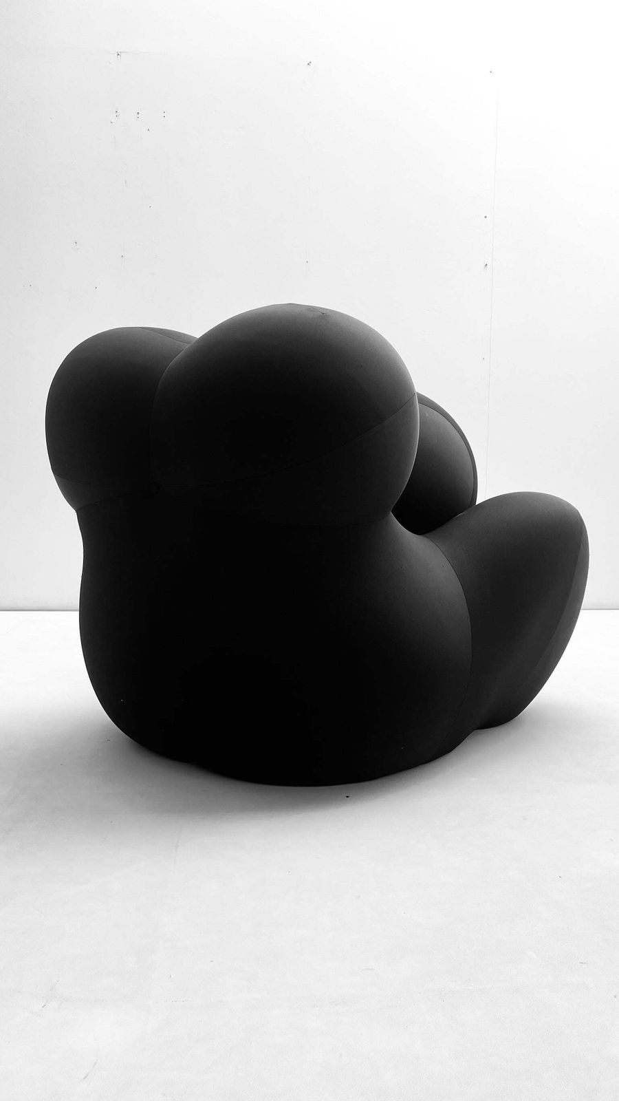 Up5&6 "La Mamma" By Gaetano Pesce Designed In 1969 photo vinterior