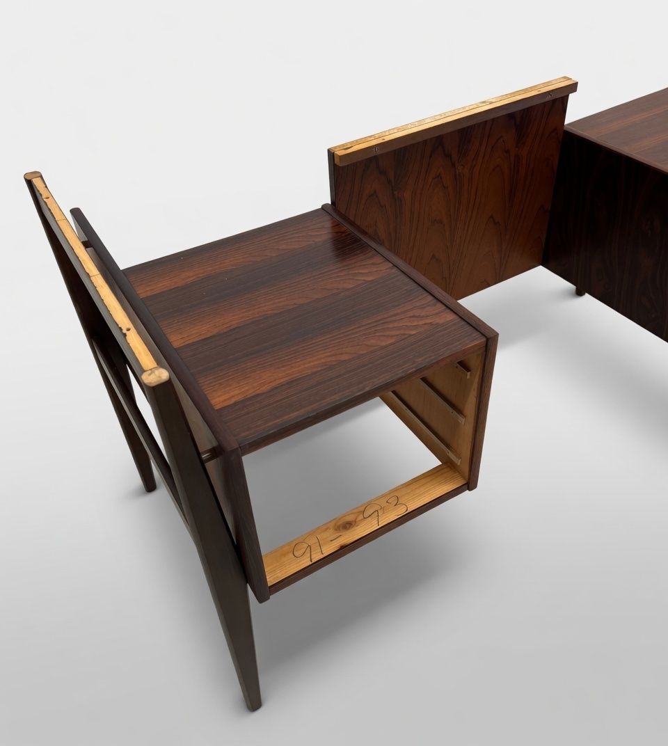 photo vinterior Rosewood 'Floating' Desk By Gunnar Nielsen For Tibergaard, 1960s.