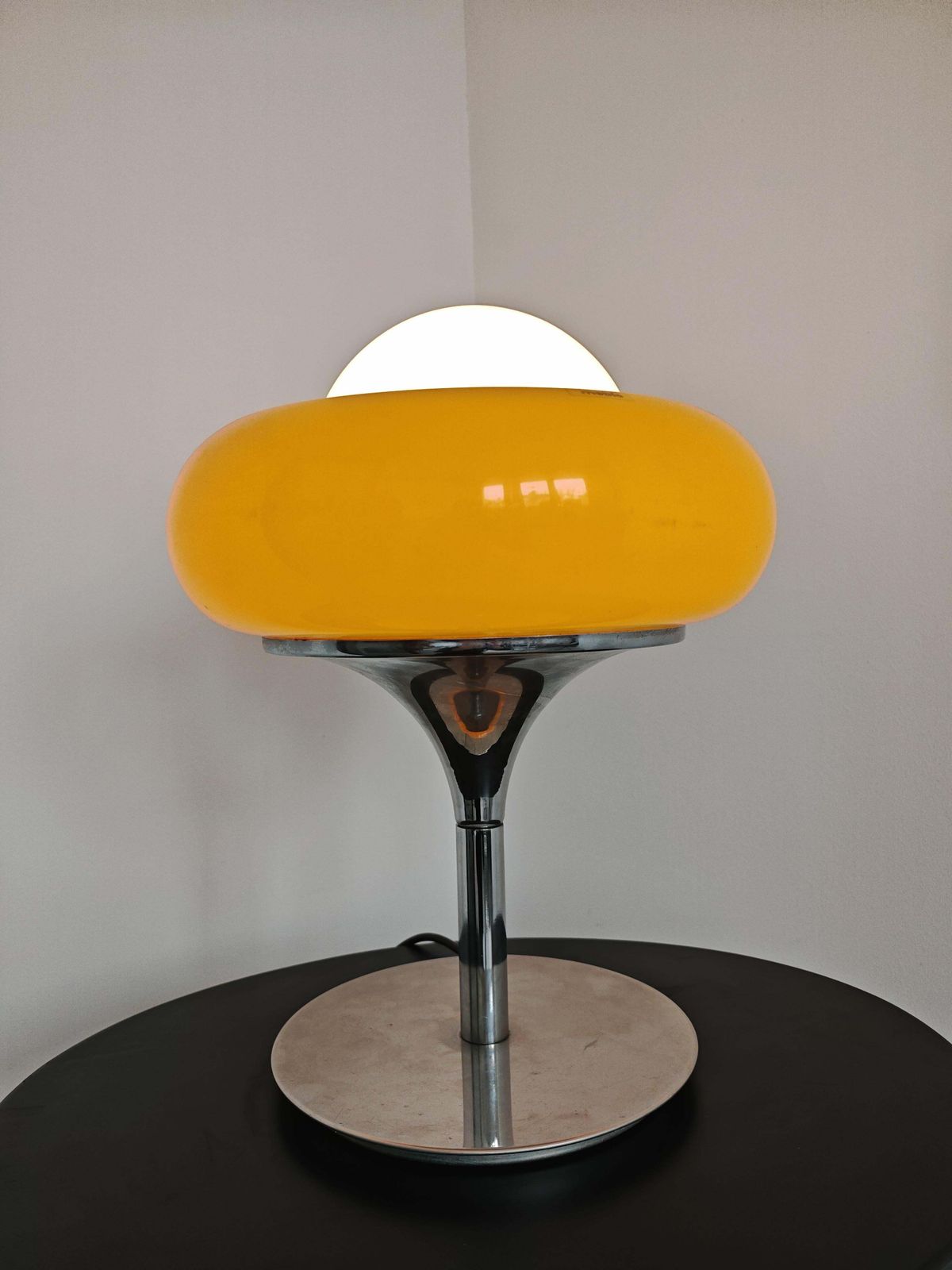 Mid Century Modern Table Lamp "Jadran" Or "Tulip" By Guzzini, Yugoslavia 1970s photo Lighting