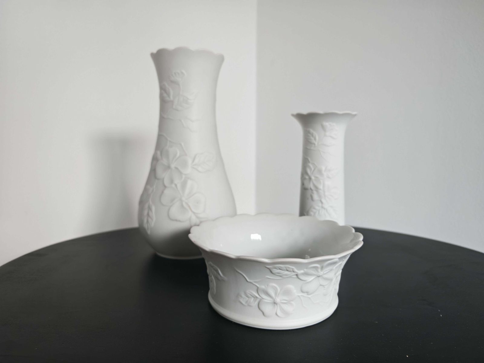 photo for sale A Set Of 3 Mid Century Vases In Bisque Porcelain By Manfred Frey For Kaiser