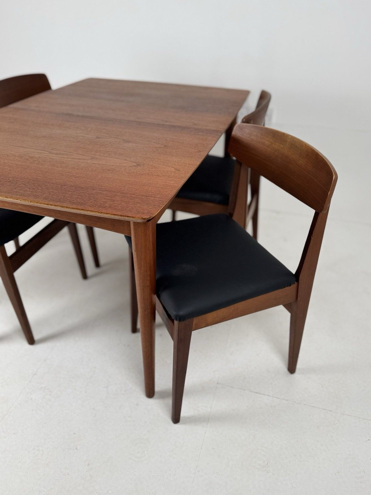 Mid Century  Rectangle Extending Jentique Dining Table 4 Matched Chairs Teak Mcm photo 995.0
