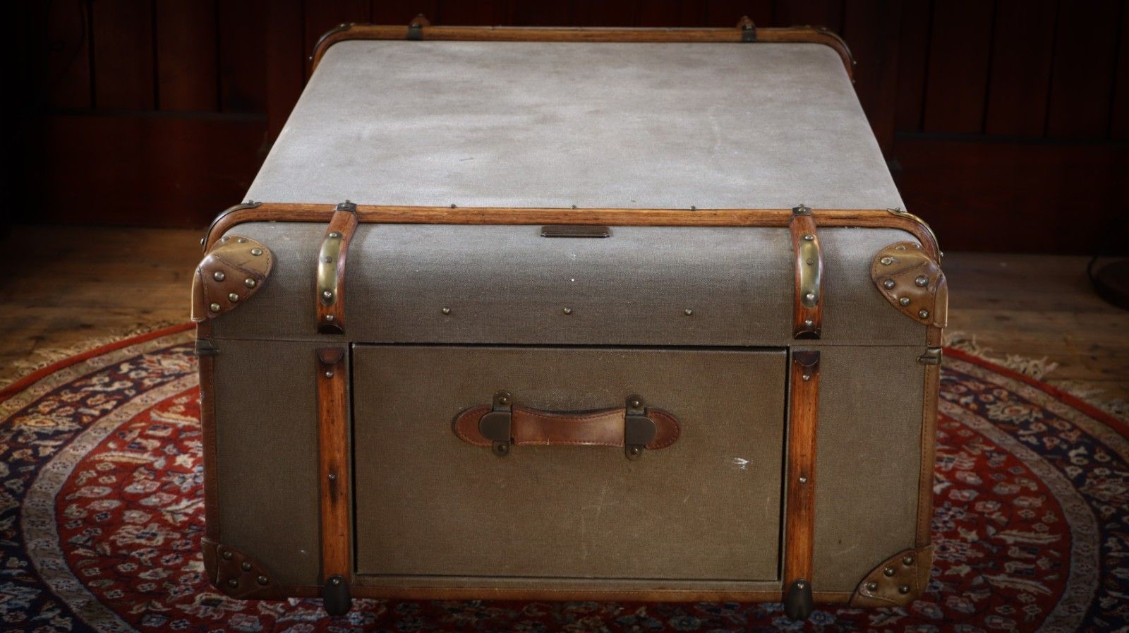 photo buy Stunning Timothy Oulton Globetrekker Large Canvas Leather Coffee Table Khaki 🚚