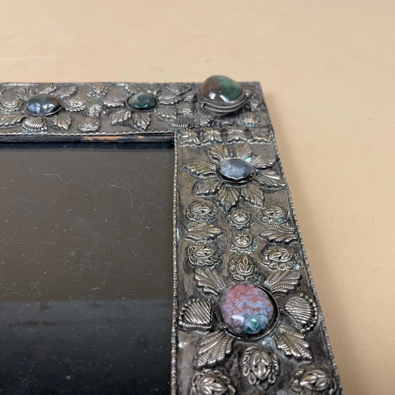 Indian Metal Picture Frame Glass Vanity Photo Patterned Gem Stone Handmade Photos Silver Freestanding Rectangle Ornate Pattern 30.5x25.5cm photo vinterior