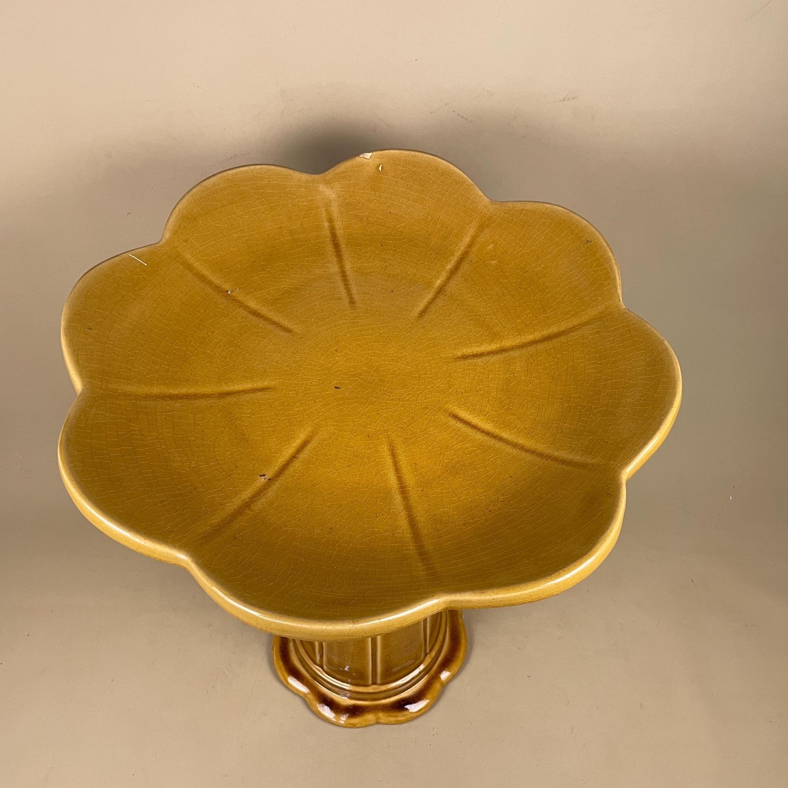 185.0 Large Ceramic Bird Bath Yellow Pedestal Garden Pool Flower Top Vintage Glazed Ceramic Outdoor Wildlife Ornamental photo