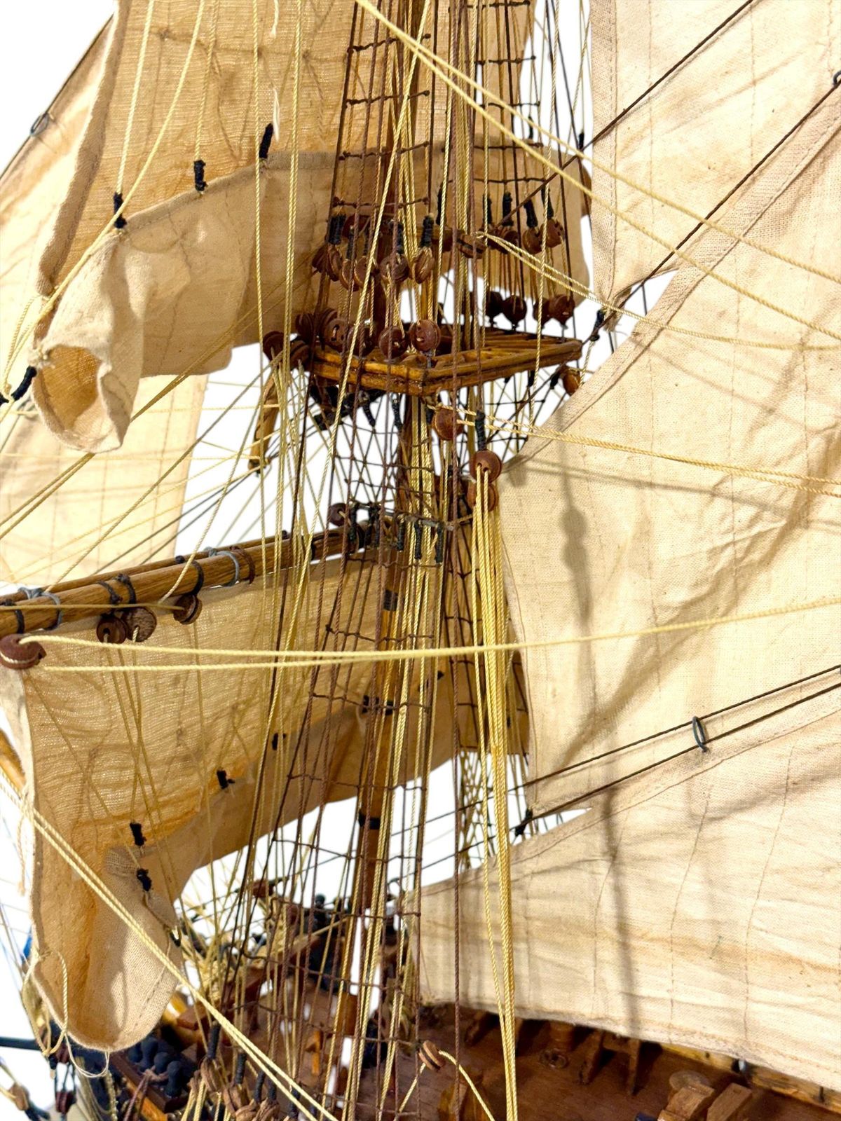 Large French Warship Model "Le Superbe" 1784, Handcrafted photo vinterior