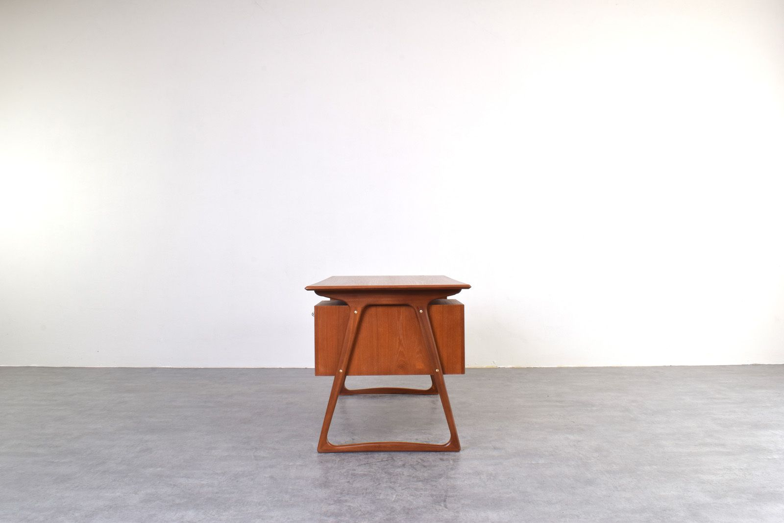 Mid Century Danish Teak Executive Desk By Svend åge Madsen For H.P. Hansen, 1960s. photo vintage