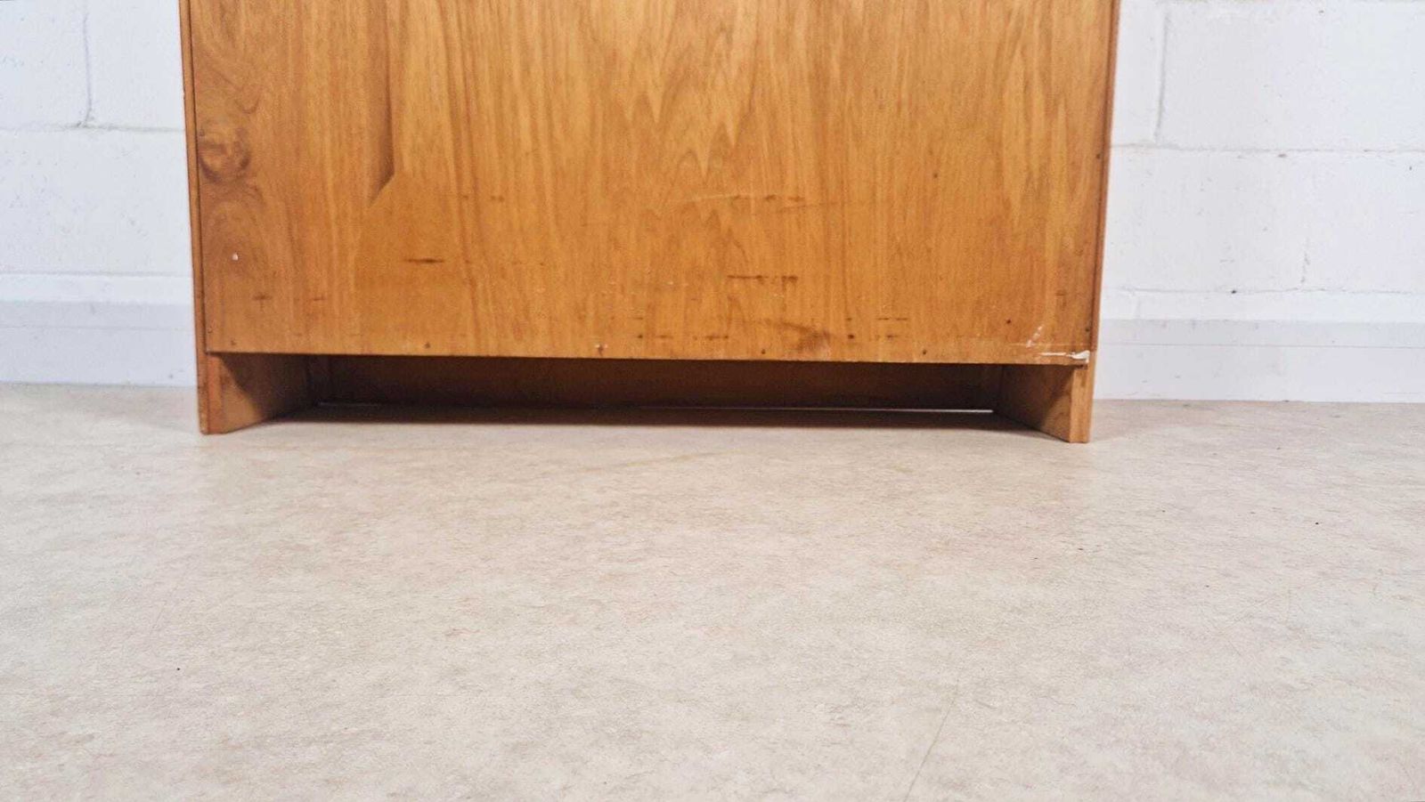 photo vinterior Herbert Gibbs For Heals Silver Signature Vintage Mid Century 1970s Bookcase Vinyl Storage Sideboard