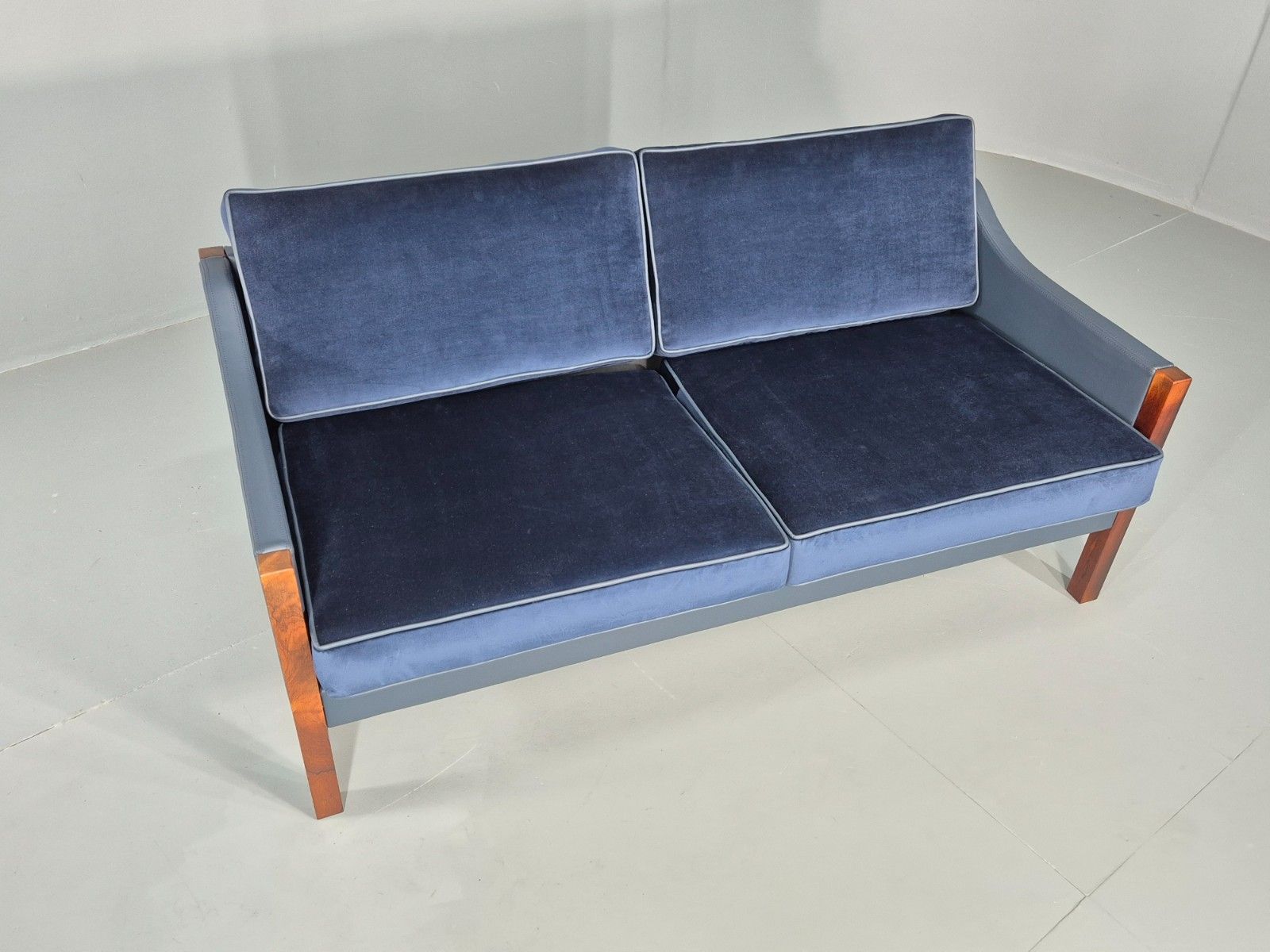 Vntage 2 Seater Sofa Danish Erik Jorgensen New Leather Upholstery  Eb11927 M2ss photo Furniture
