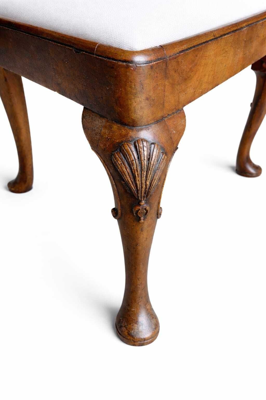 A Set Of 4 Antique Queen Ann Style Walnut Side Chairs photo Furniture