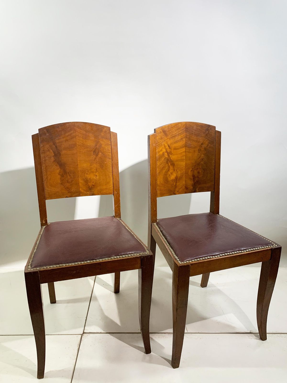 3711.0 Set Of 6 Art Deco Dining Chairs In Walnut And Burgundy Leather, France, 1930's photo