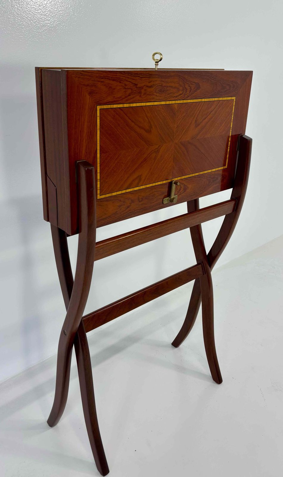 Italian Travel Writing Desk With Fine Veneer And Green Leather, De Baggis Cantù photo furniture