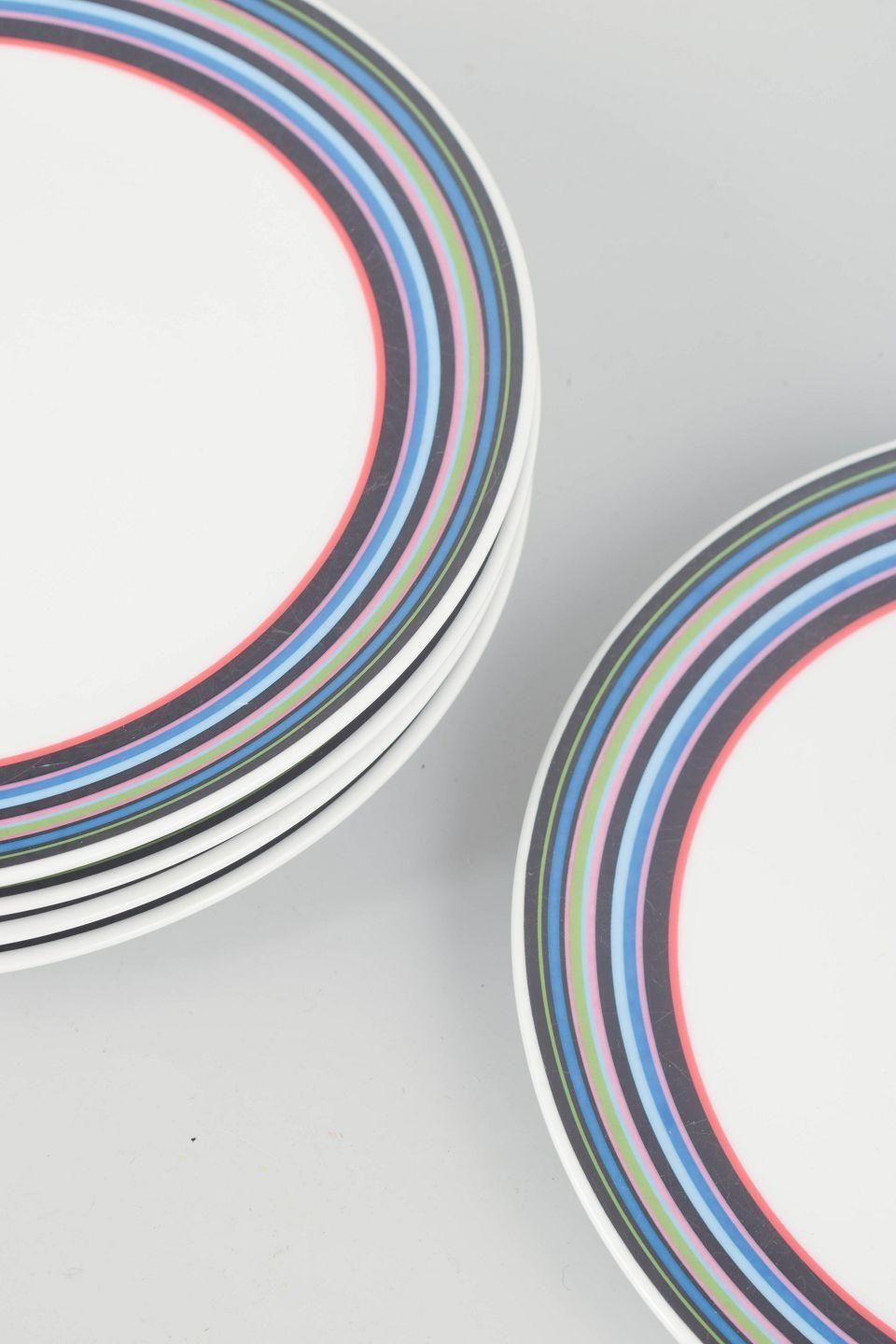 5 assiettes à déjeuner/salade en porcelaine Iittala, série « Origo », par Alfredo Häberli photo for sale