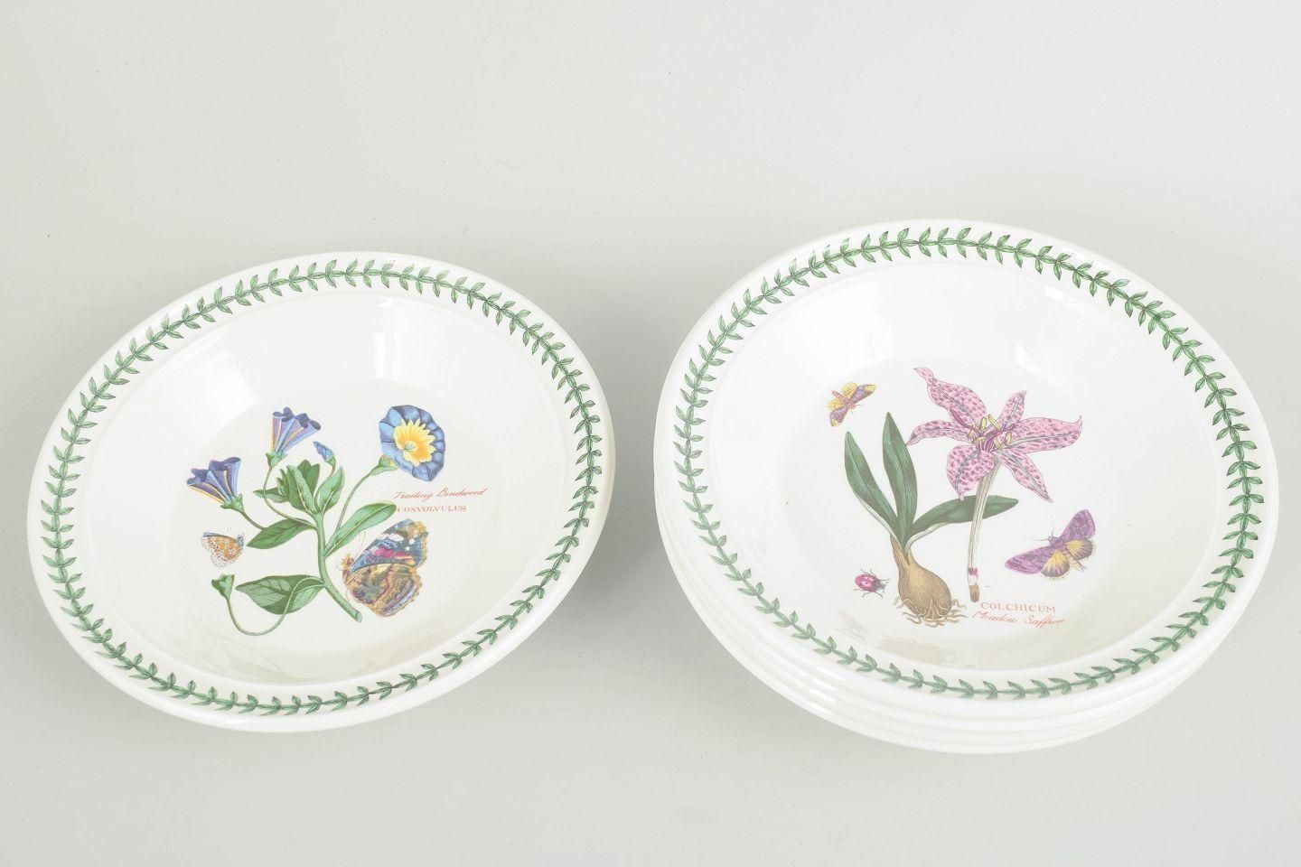 Portmeirion England. Lot de 5 assiettes creuses en faïence. Série « The Botanic Garden ». photo furniture