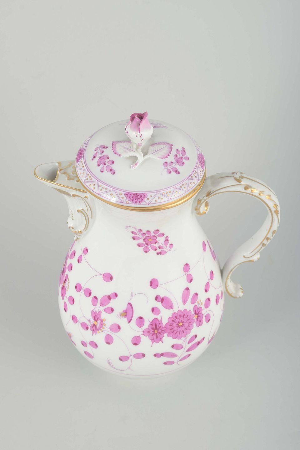 Meissen. Porcelain Coffee Pot With Lid, Hand Painted In “Pink Indian” Pattern photo furniture