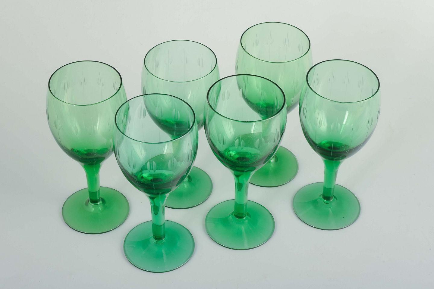 Per Lütken voor Holmegaard. Kirsten Piil serie. 6 wijnglazen in groen glas. photo furniture