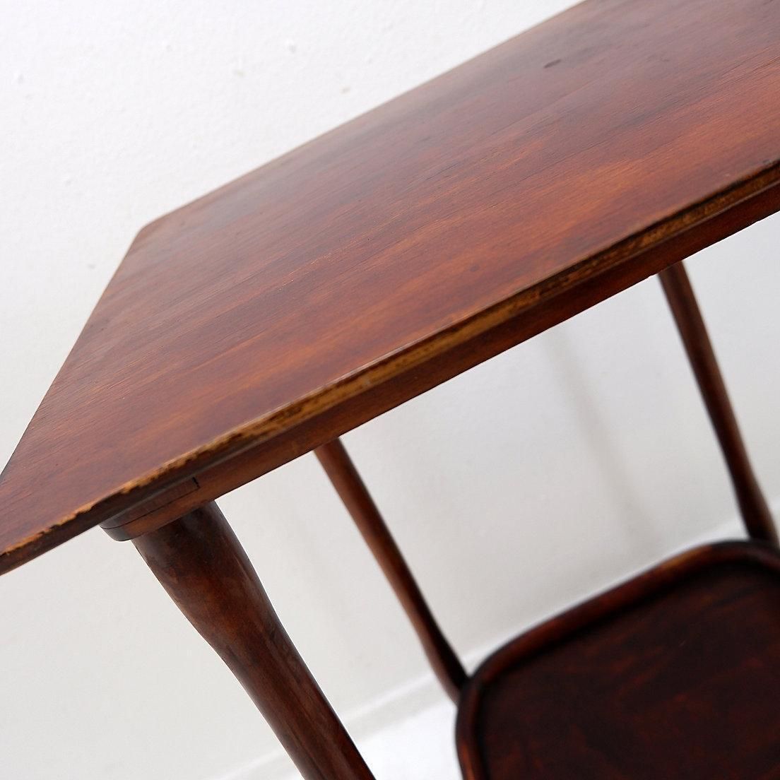 678.0 Art Nouveau Bentwood Side Table No. 960 By J&J Kohn   1920s photo