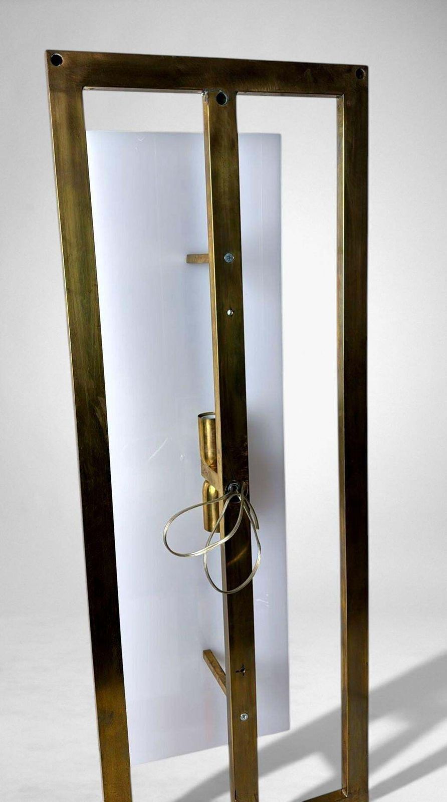 photo vinterior Romeo Rega Style Pair Of Large Italian Brass And Opaline Plexiglass Wall Sconces