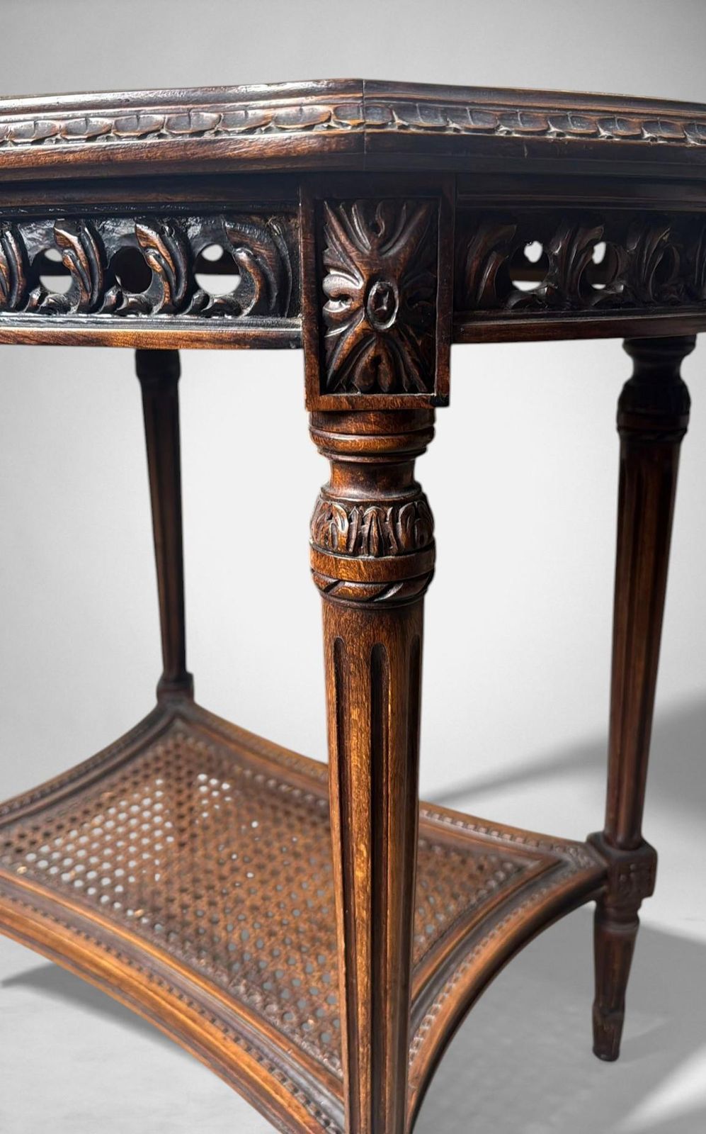 photo vinterior Neoclassical Italian Walnut Side Table With Marble Top And Vienna Straw Shelf