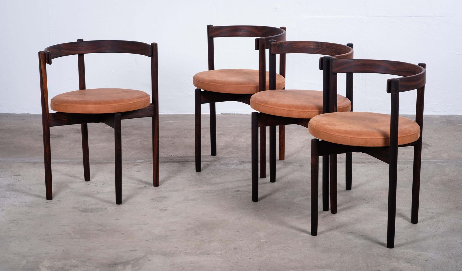 Ensemble de 4 chaises de salle à manger en palissandre par Hugo Frandsen pour Børge M.S, Danemark photo furniture