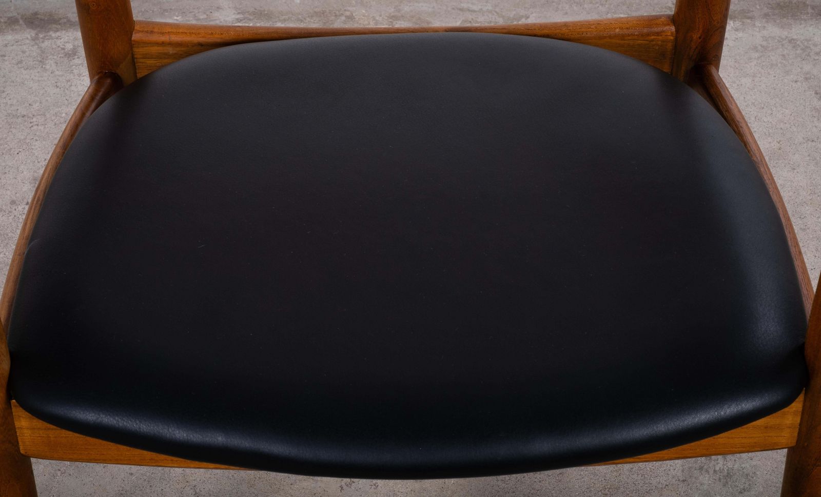 Paire de fauteuils en orme par Illum Wikkelsø pour Niels Eilersen, années 1950 photo vintage