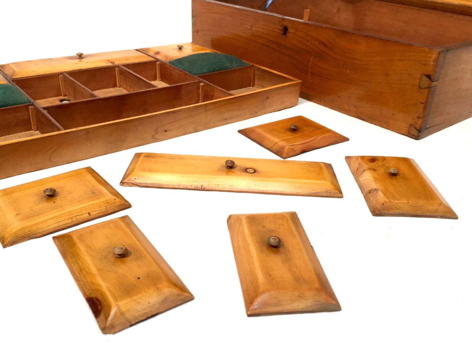 Home Decor Antique Wooden Inlaid Ladies Sewing Box / Storage Work Box / Sewing Cabinet photo