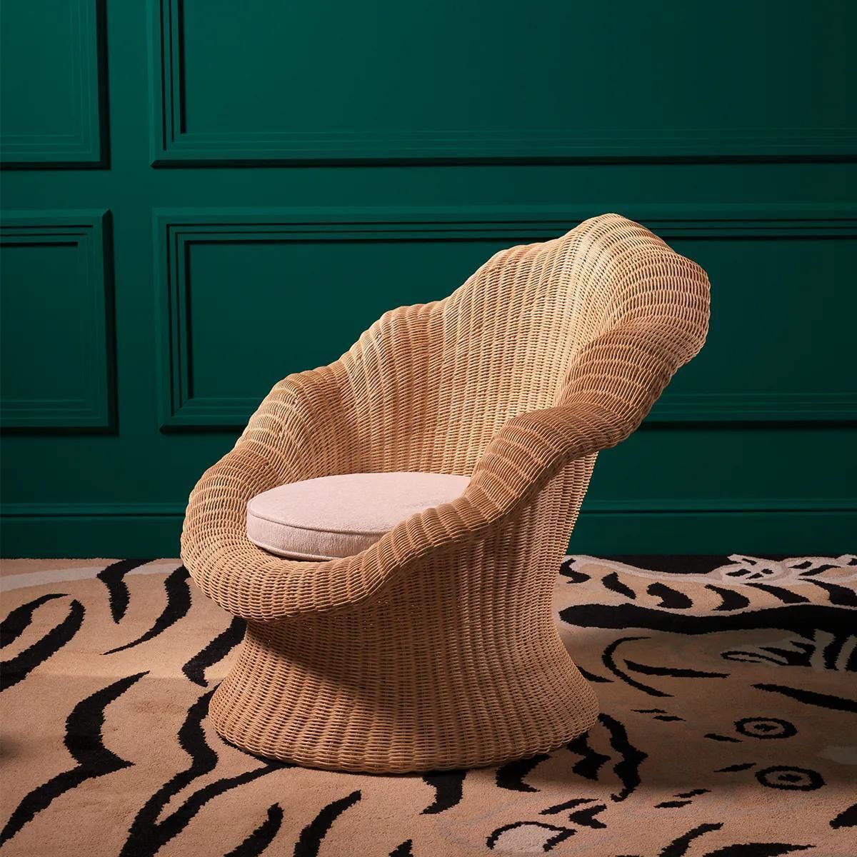 Furniture Natural Rattan Lounge Chair With Cream Fabric photo