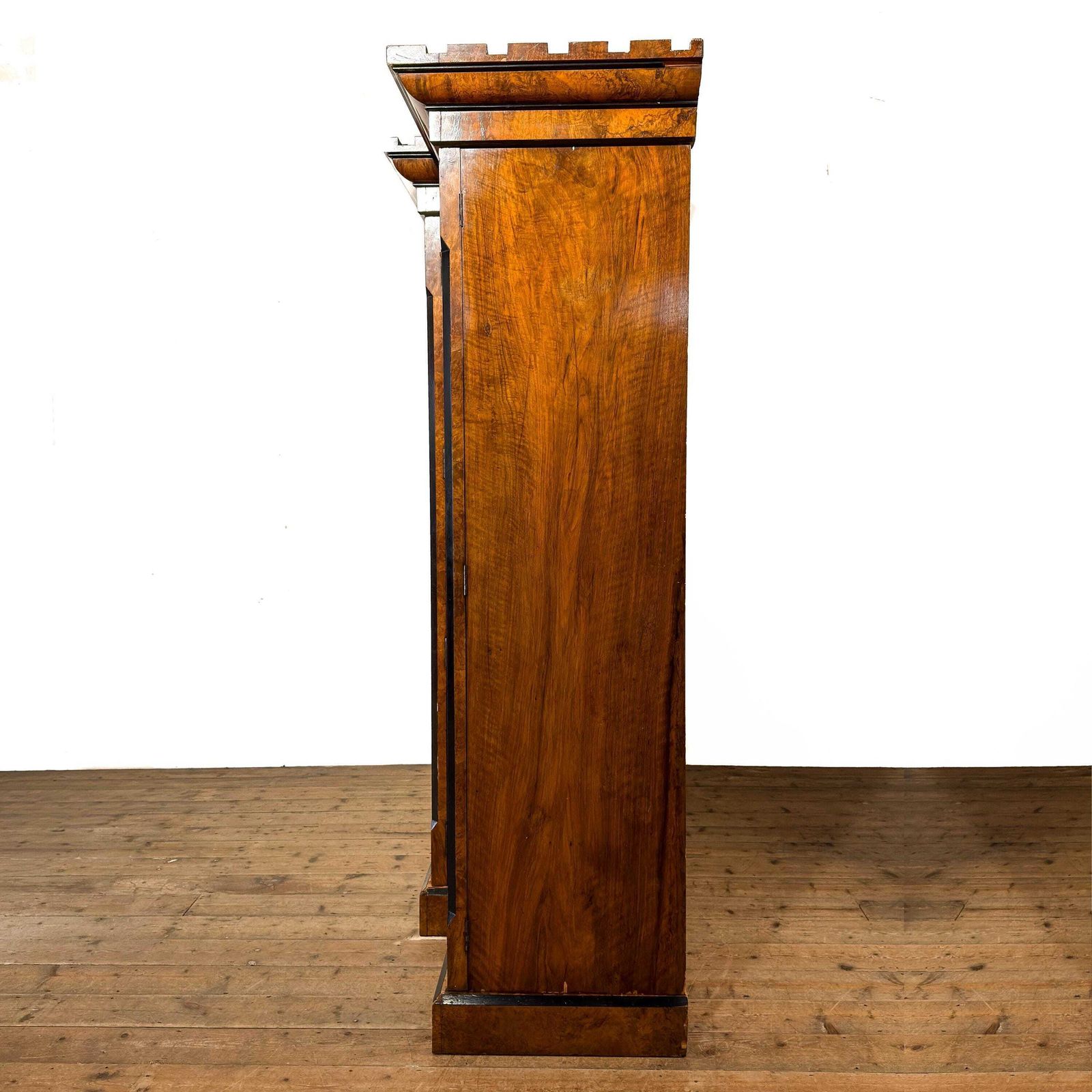 Antique Victorian Walnut Triple Compactum Wardrobe | Antique Wardrobe | Storage Cupboard | Antique Storage | Vintage Furniture photo vinterior