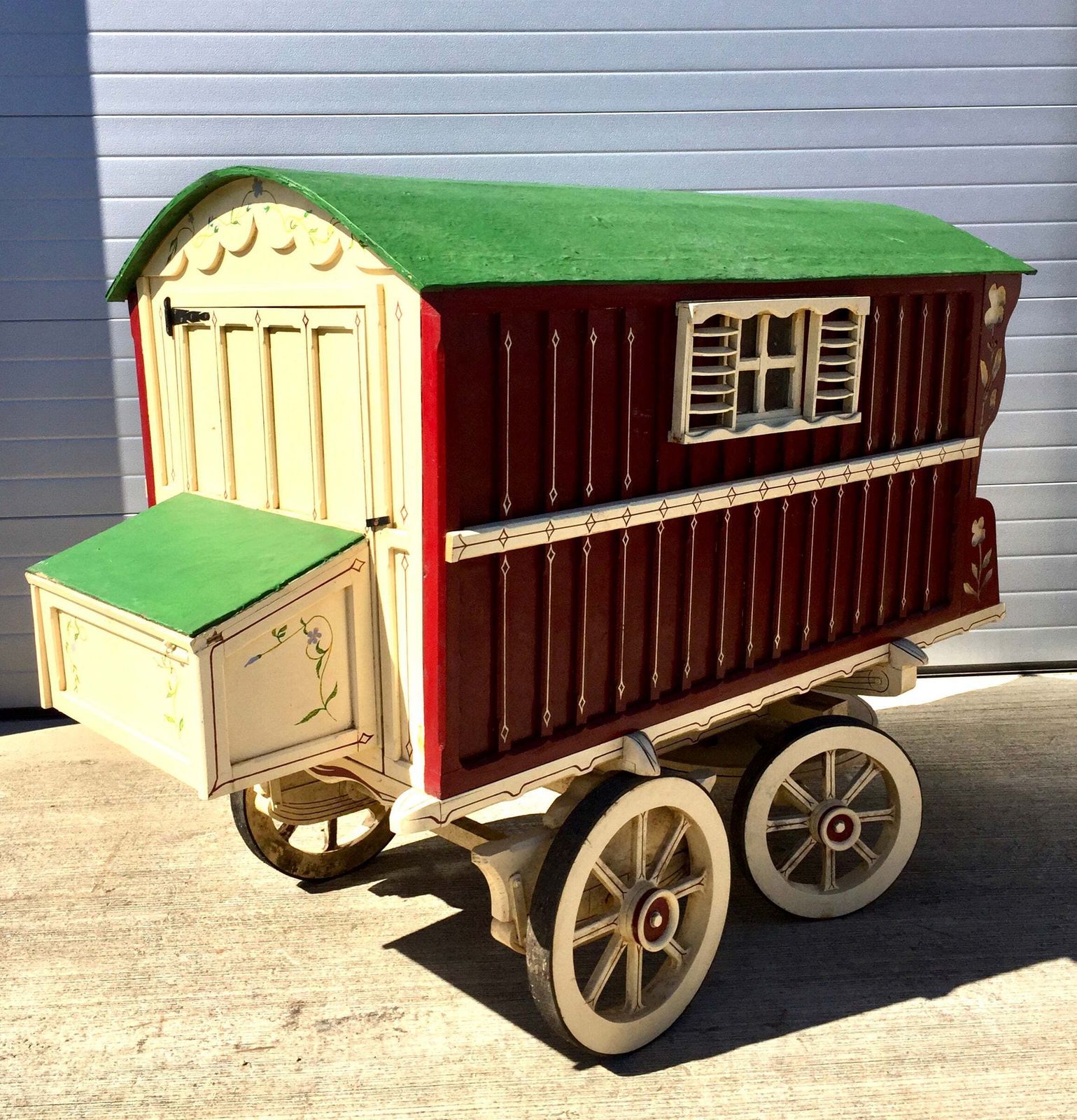 Gypsy Show Wagon (Vardo) – Horse Drawn Irish Cart – Late 20th Century photo 1999.0