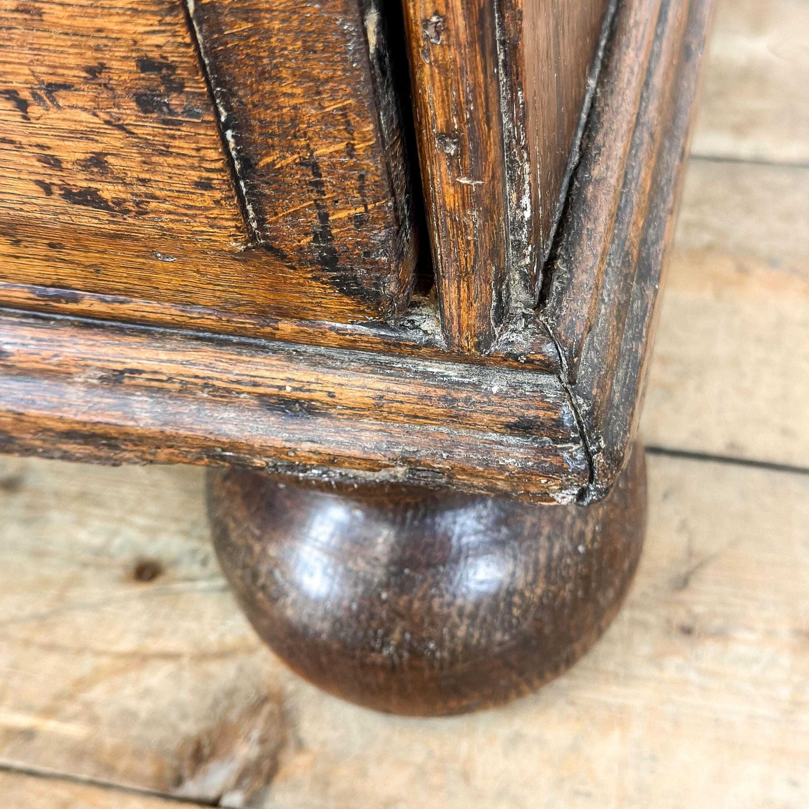 950.0 Antique 18th Century Oak Chest Of Drawers | Antique Storage | Bedroom Drawers | Antique Chest Of Drawer photo