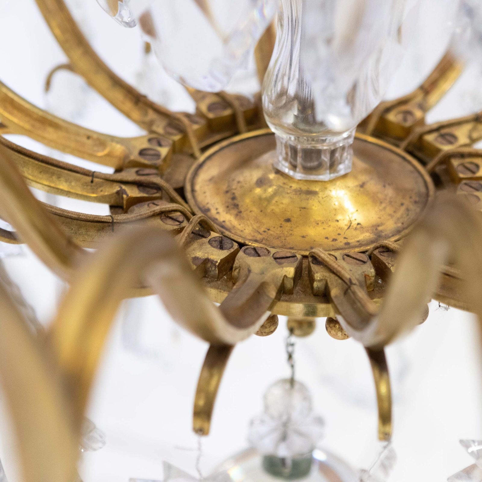 photo vinterior Monumental 16 Arm French Louis XV Style Gilt Brass & Crystal Chandelier