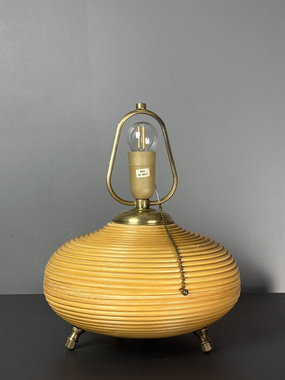 photo buy Lampe de table en rotin jonc crayon et laiton, abat-jour champignon, Italie, années 1970
