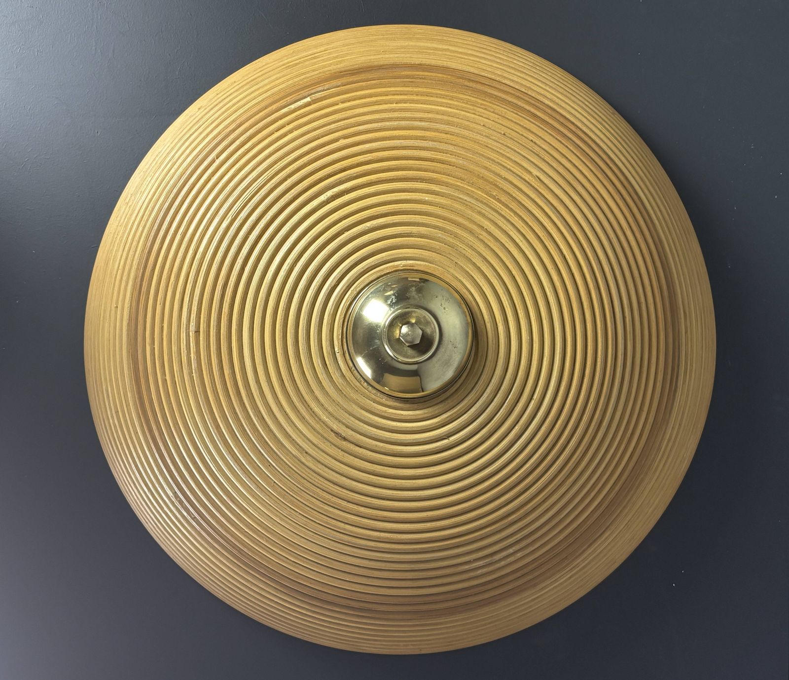 photo vintage Lampe de table en rotin jonc crayon et laiton, abat-jour champignon, Italie, années 1970