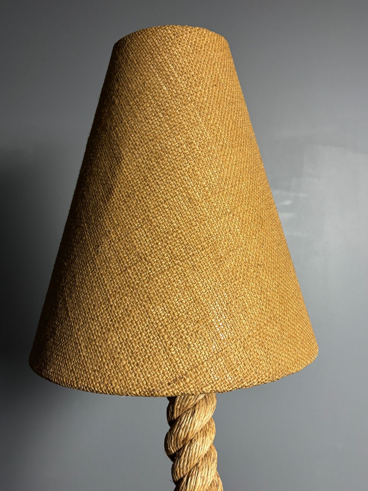 photo vintage Midcentury French Brutalist Rope Table Lamp In The Style Of Audoux & Minet