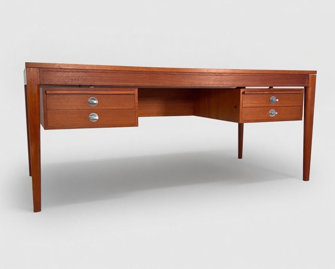 Diplomat Desk By Finn Juhl For France & Søn / France & Daverkos photo for sale