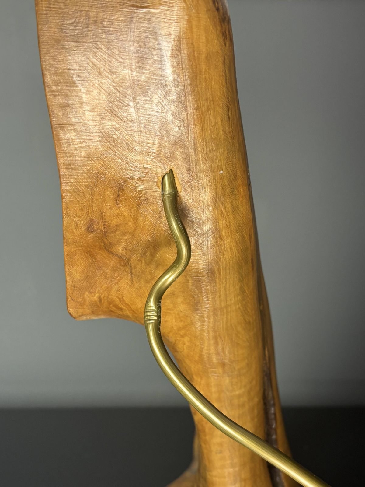 Lampe de table mid-century brutaliste en bois d'olivier, années 1950 photo vintage