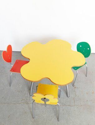 Agatha Infatil Kindertisch Von Agatha Ruiz De La Prada Für Amat 3, 1990er, 4er Set