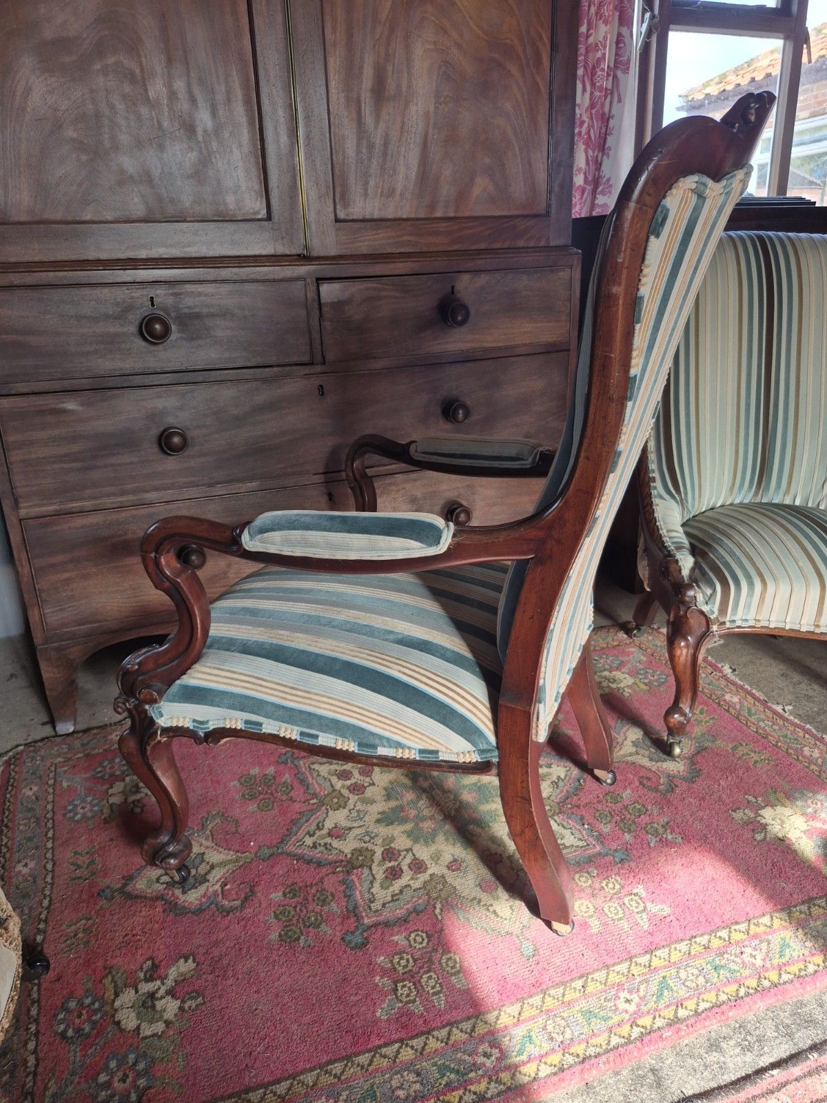 photo vinterior A Maximalist Curvaceous William IV/Victorian Library Armchair In Stripey Velvet