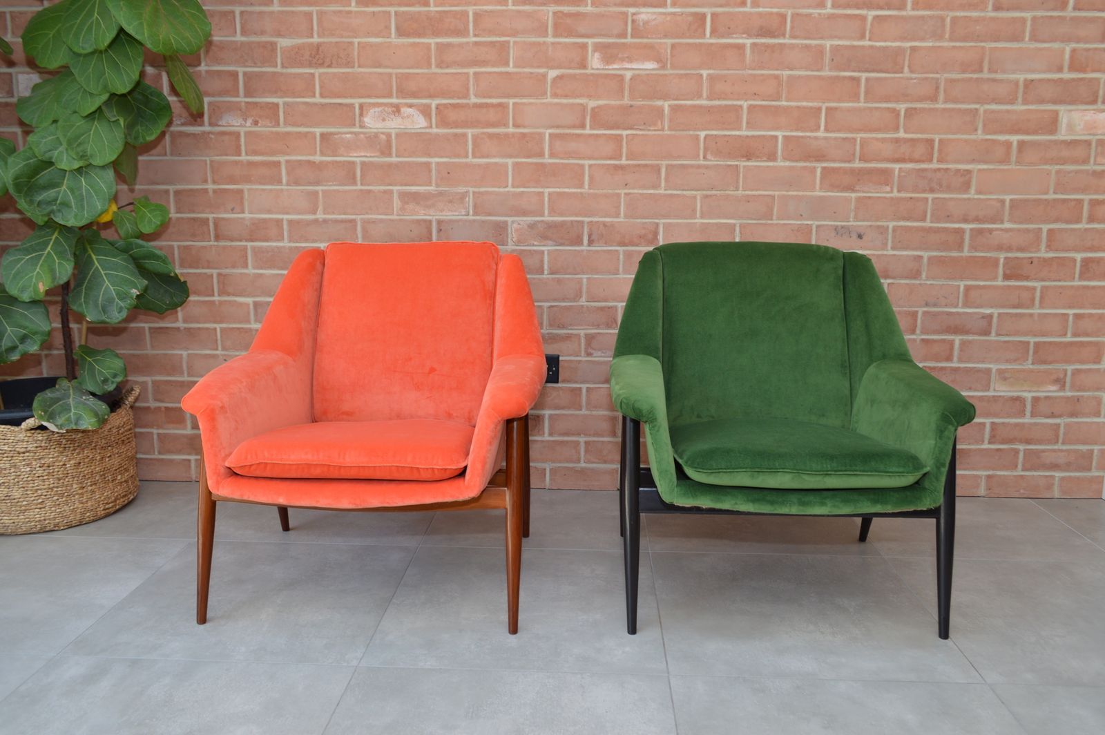 photo vinterior Mid Century Parker Knoll "New Menton" Model Pk940 Teak Armchair, Green Velvet Upholstery