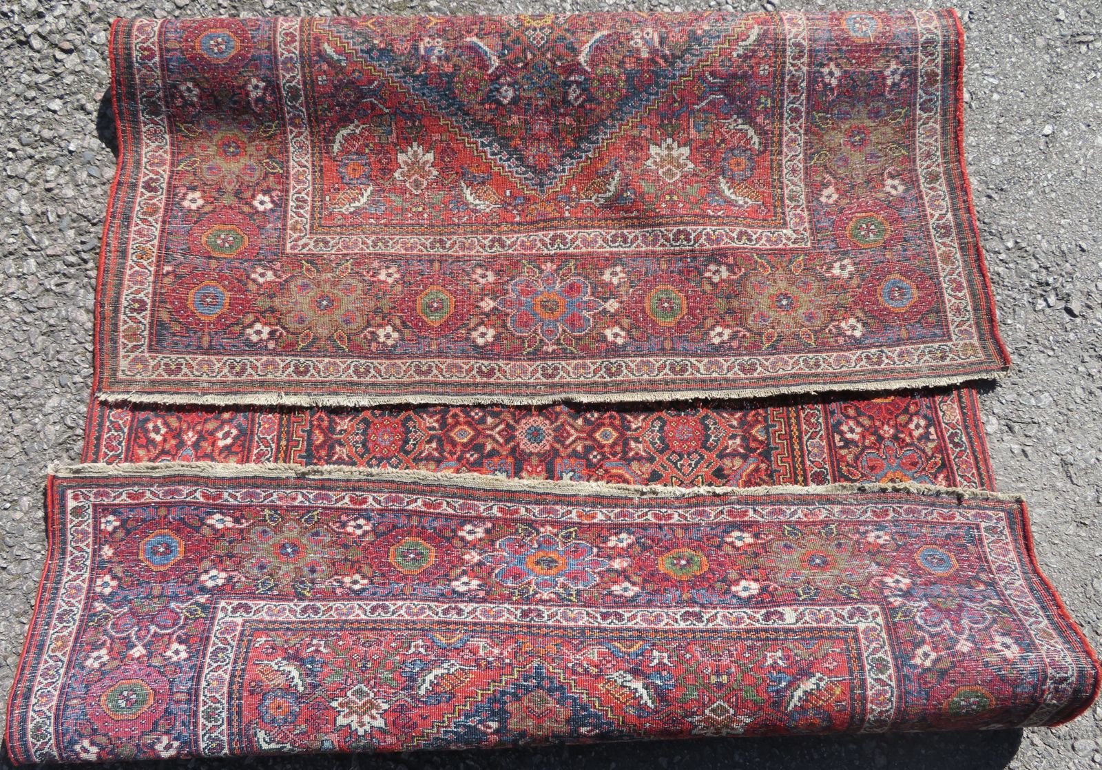 795.0 Fine Antique Rug. 204cm X 130cm photo