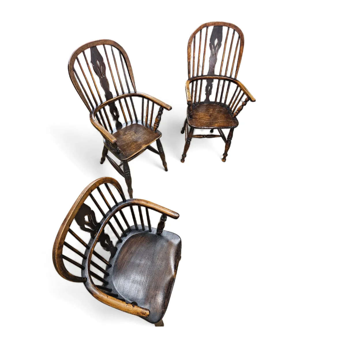 photo furniture 4 X Antique Windsor 2 Low / 2 High Spindle Back Arm Chair In Elm Wood / 19th Century.