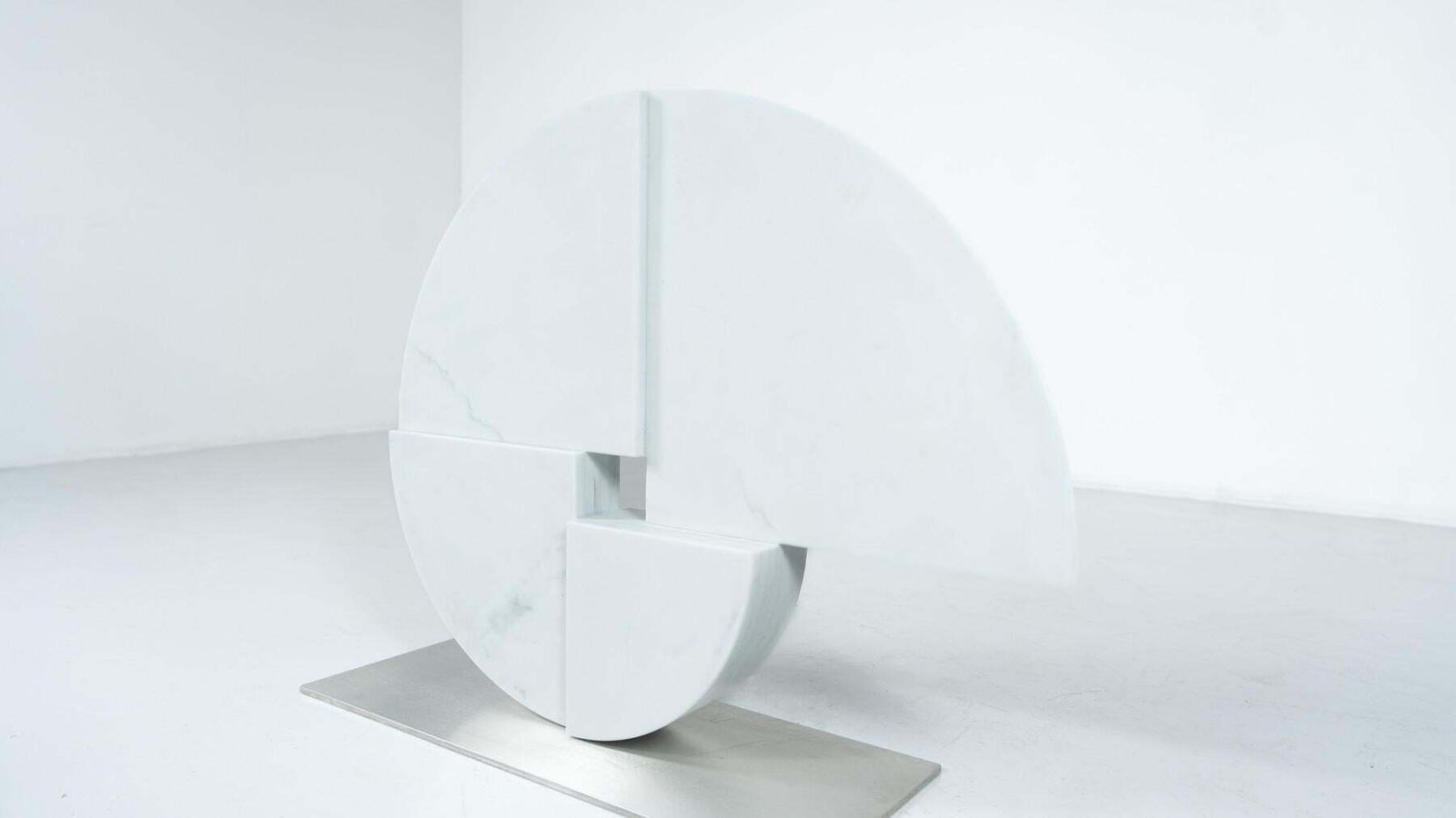 Large Marble Sculpture By Angelo Mangiarotti For Skipper, Italy, 1980s photo vintage