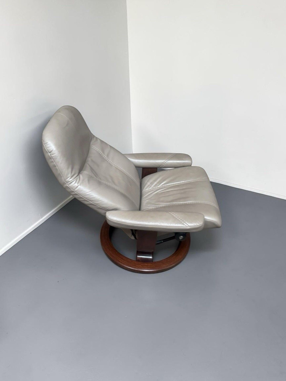 Ekorness  Stressless Reclining Armchair Consul Model Superior Quality photo for sale