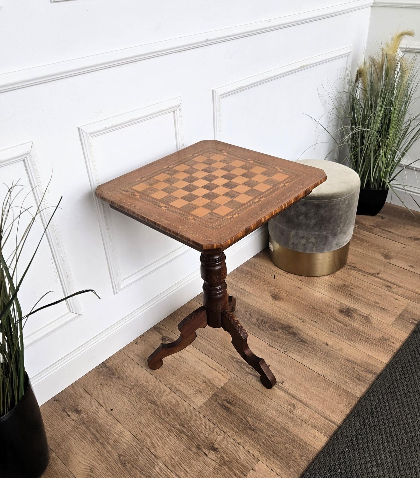 Neoclassical Italian Biedermeier Walnut Inlay Tripod Chess Games Or Side Table photo vinterior