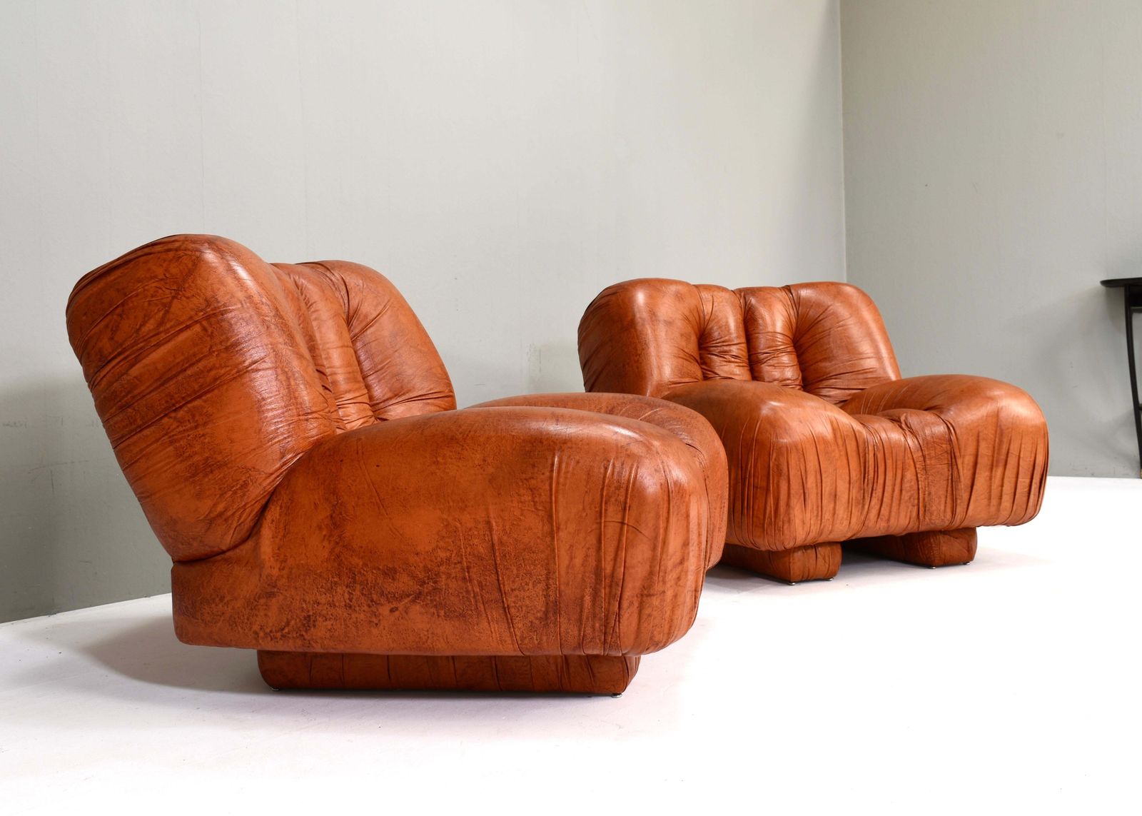Giuseppe Rossi Di Albizzate Lounge Chairs In Leather, Italy – 1970’s photo vintage