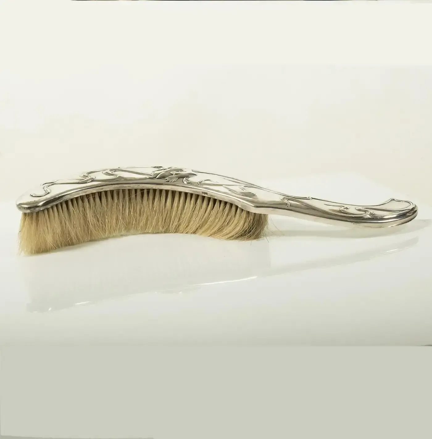 French Art Nouveau Silver Plated Crumb Brush And Pan Set By Victor Saglier photo vinterior