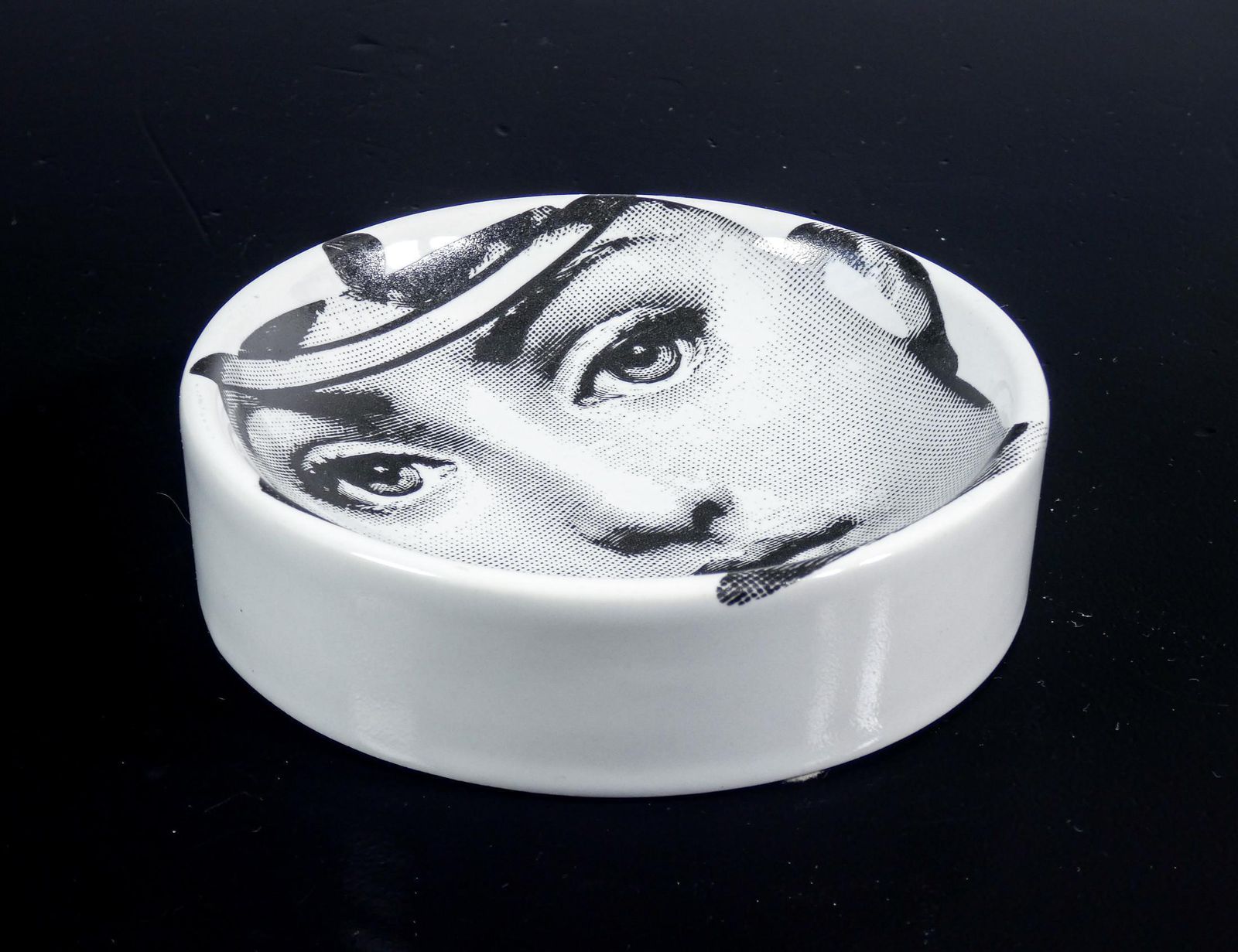 Ashtray, Saucer Emptier, Design Piero Fornasetti. Italy, 70s photo for sale