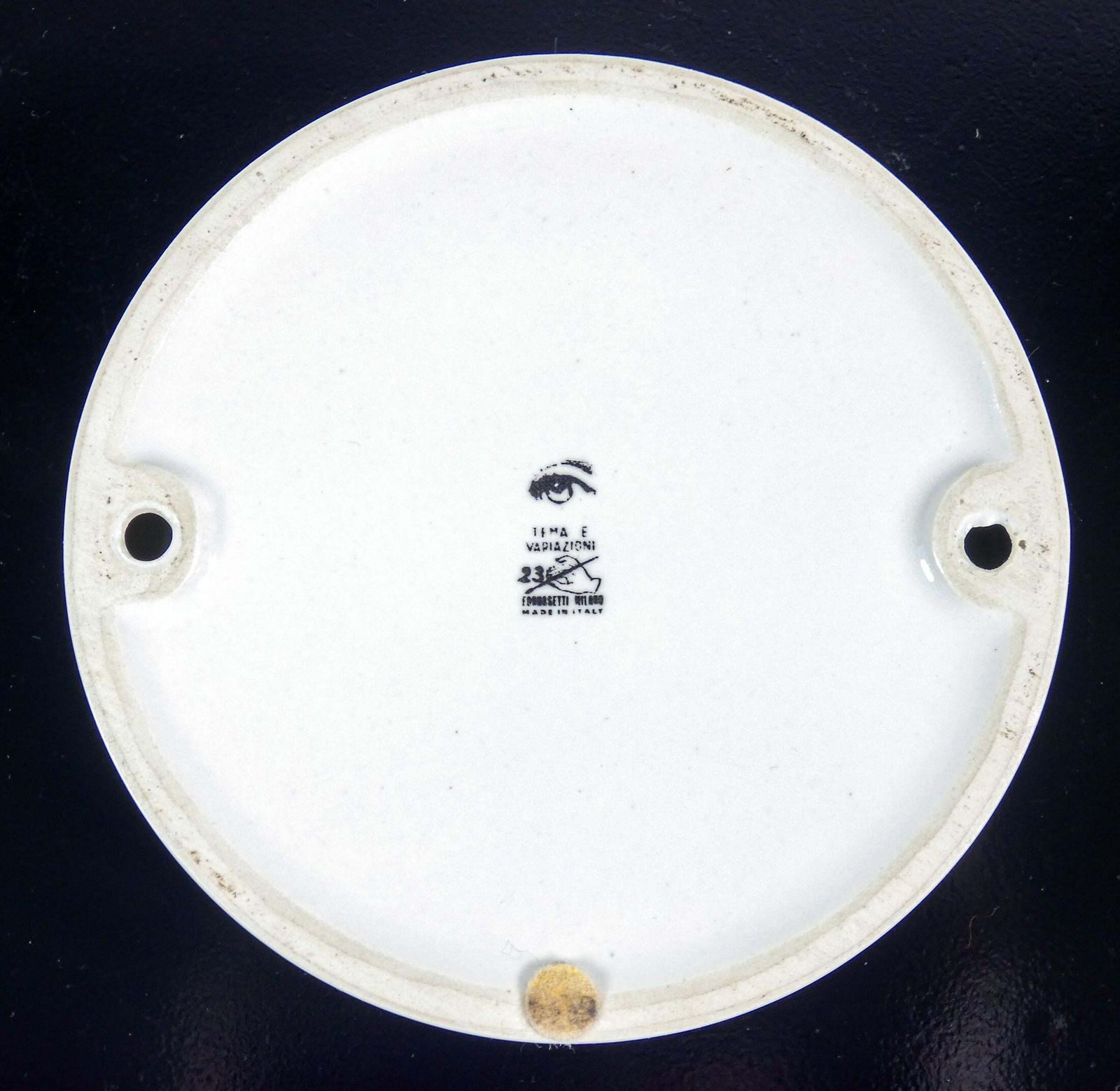 Ashtray, Saucer Emptier, Design Piero Fornasetti. Italy, 70s photo vinterior