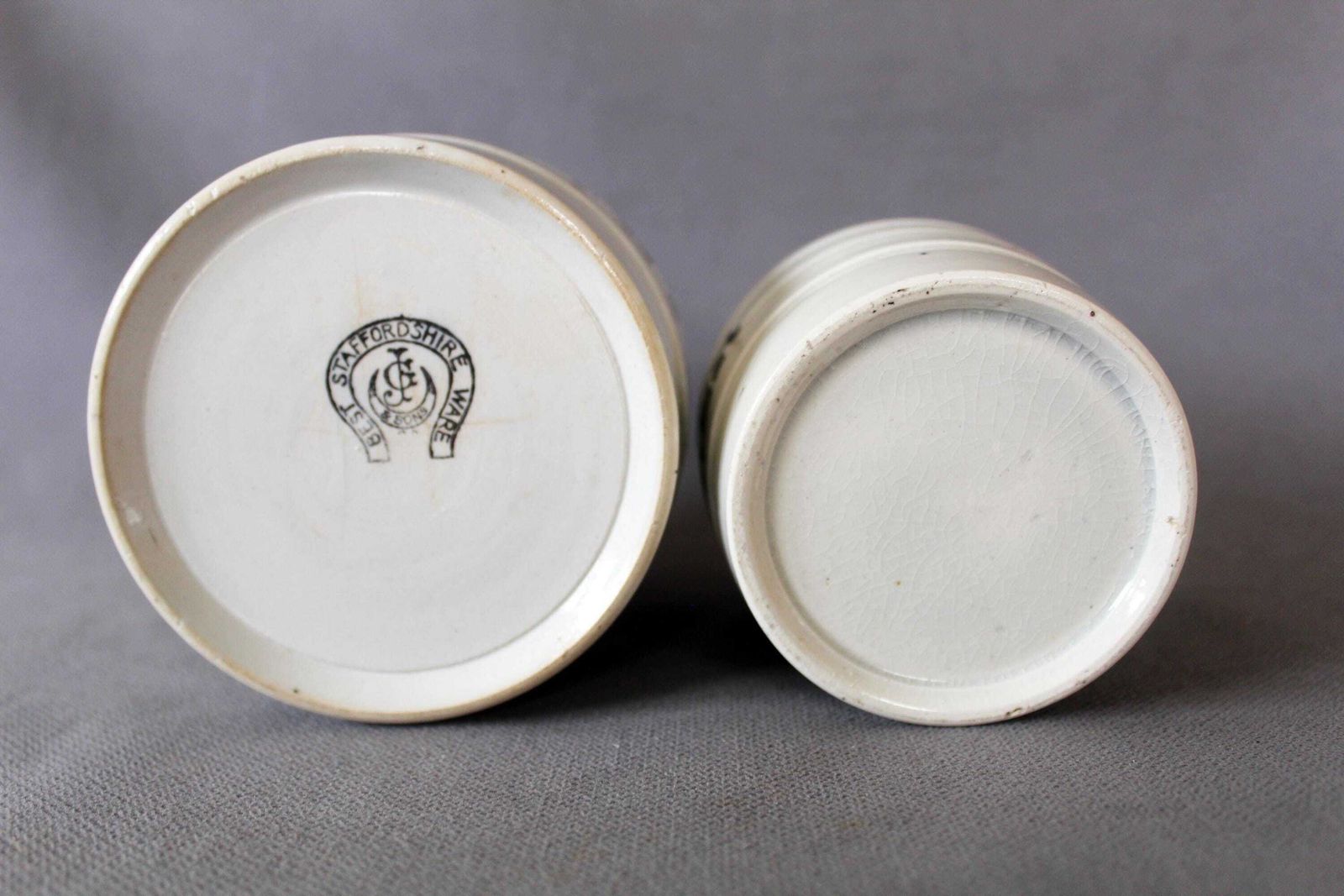 photo buy Lot de 2 pots de conservation d'époque édouardiens en ironstone blanc à filets, Baking Powder et Sultanas, George Jones And Sons Staffordshire, Angleterre